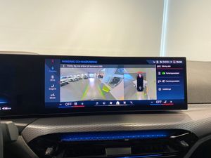 BMW i4 bild 8