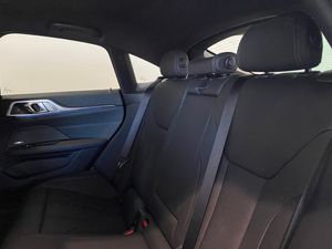 BMW i4 bild 9