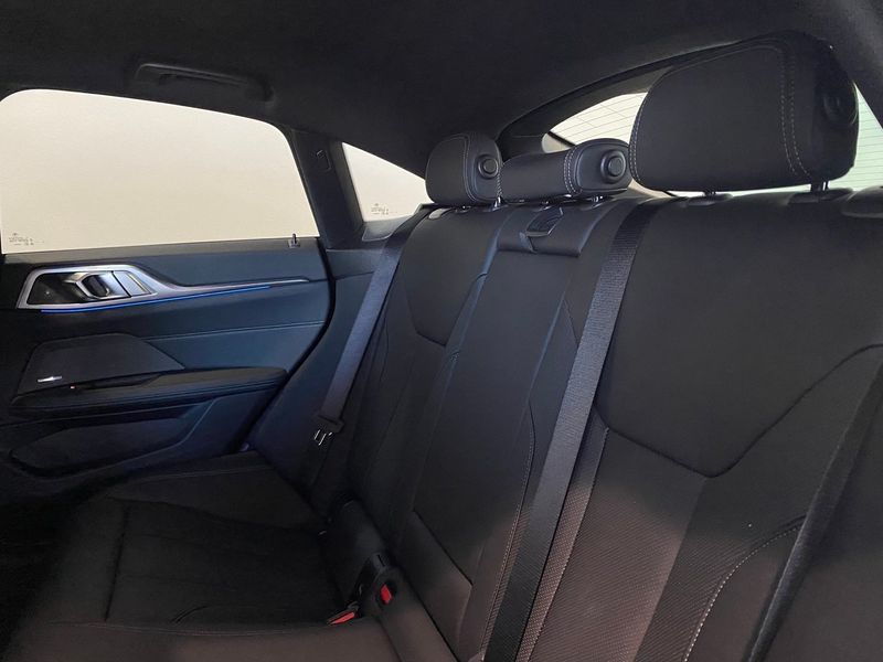 BMW i4 bild 9