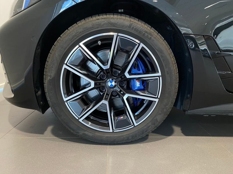 BMW i4 bild 3