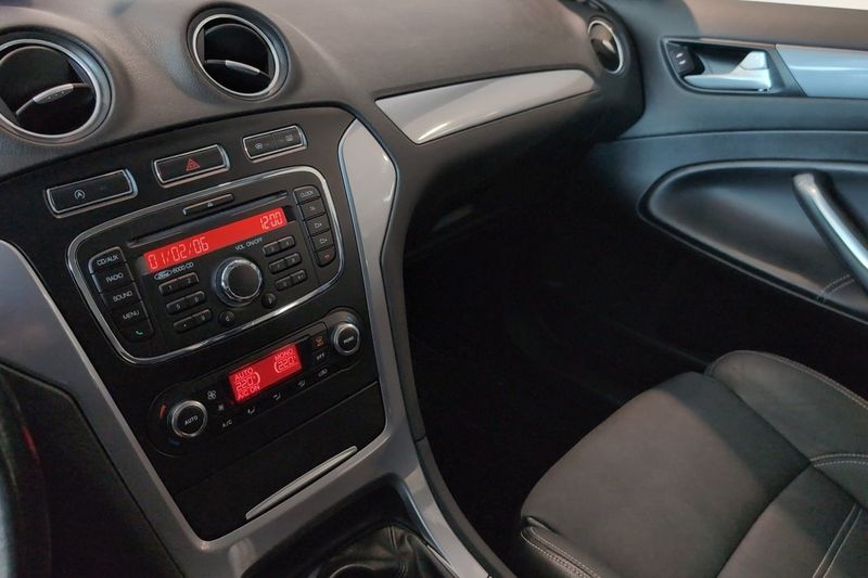Ford Mondeo bild 11