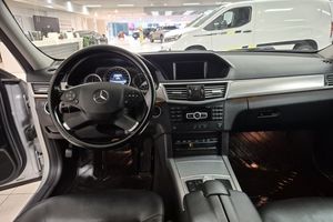 Mercedes E220 bild 9
