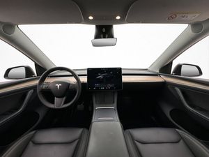 Tesla Model Y bild 16