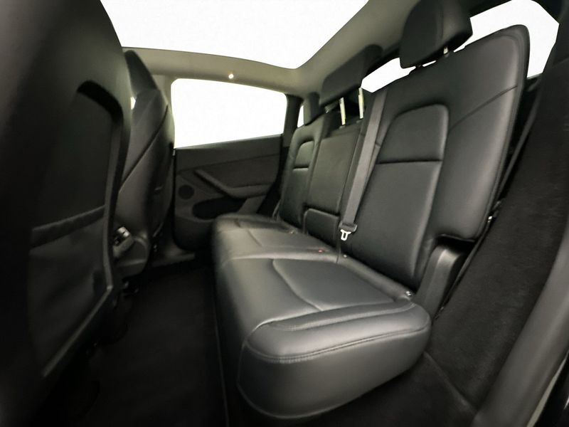 Tesla Model Y bild 27