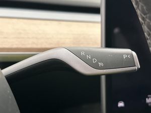 Tesla Model Y bild 35