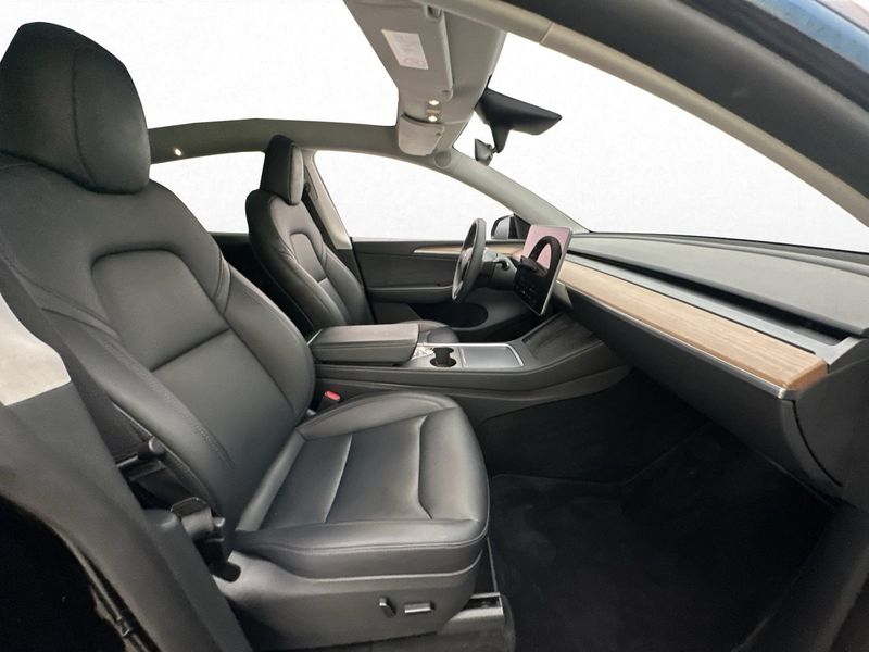 Tesla Model Y bild 28