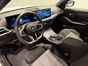BMW 330 bild 11