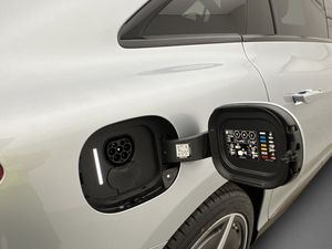 Mercedes EQE350 bild 10