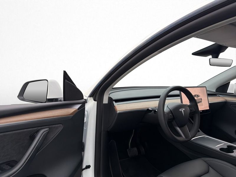 Tesla Model Y bild 11