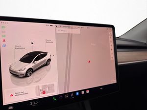 Tesla Model Y bild 17