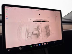 Tesla Model Y bild 22