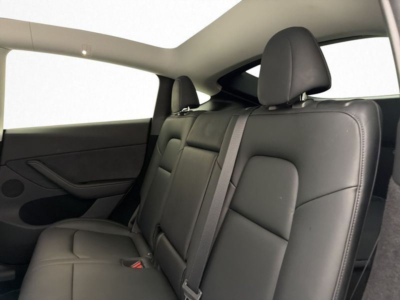 Tesla Model Y bild 27