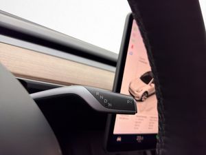 Tesla Model Y bild 15