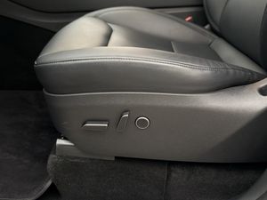 Tesla Model Y bild 13