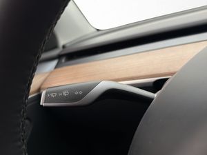 Tesla Model Y bild 14