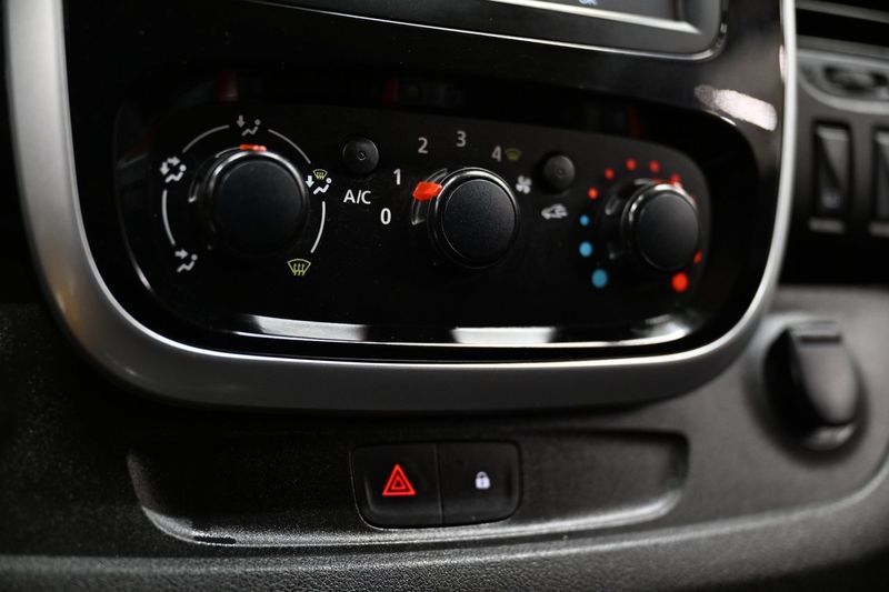 Renault Trafic bild 27