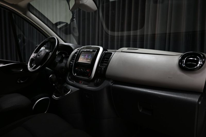 Renault Trafic bild 32