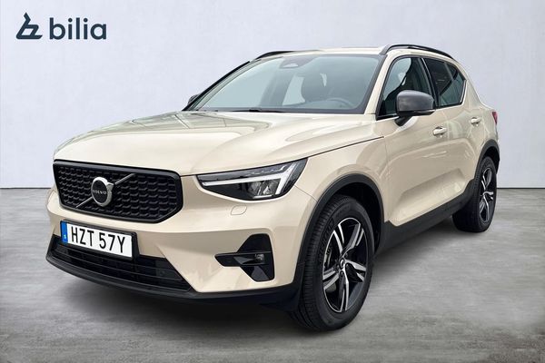 Volvo XC40 B4 FWD Bensin Plus Dark - 2025