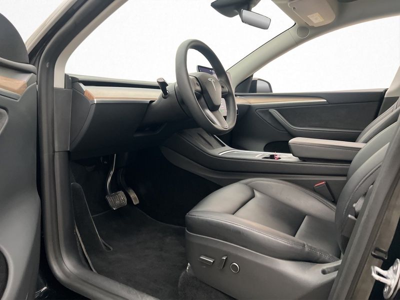 Tesla Model Y bild 11