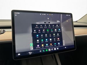 Tesla Model Y bild 15
