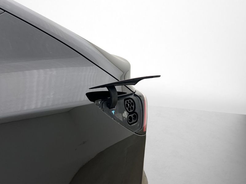 Tesla Model Y bild 24
