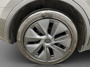 Tesla Model Y bild 33