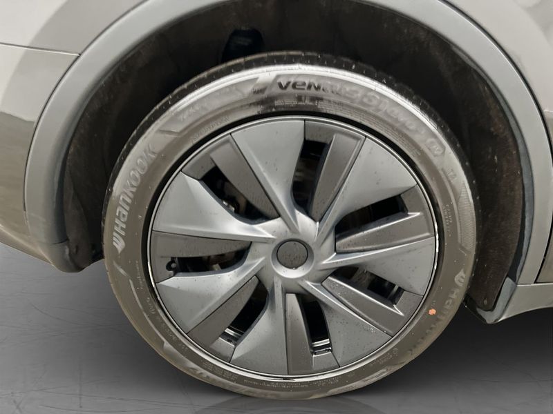 Tesla Model Y bild 33