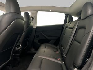 Tesla Model Y bild 28