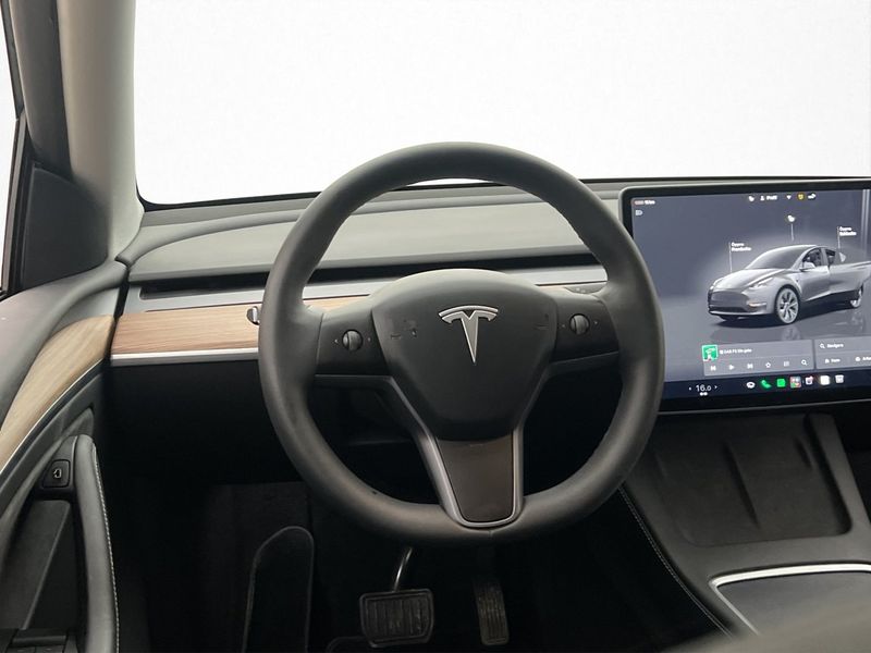 Tesla Model Y bild 25
