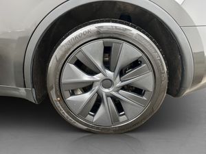 Tesla Model Y bild 32