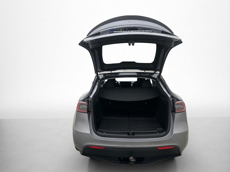 Tesla Model Y bild 31