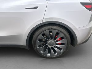 Tesla Model Y bild 33
