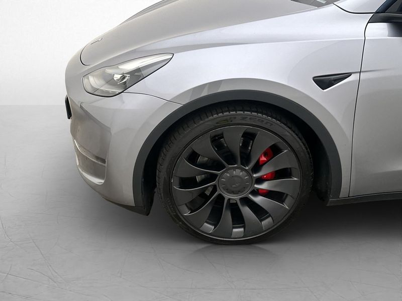 Tesla Model Y bild 32