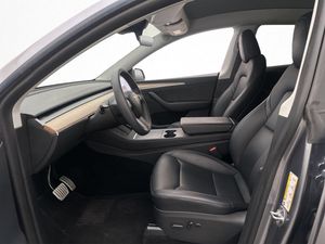 Tesla Model Y bild 12