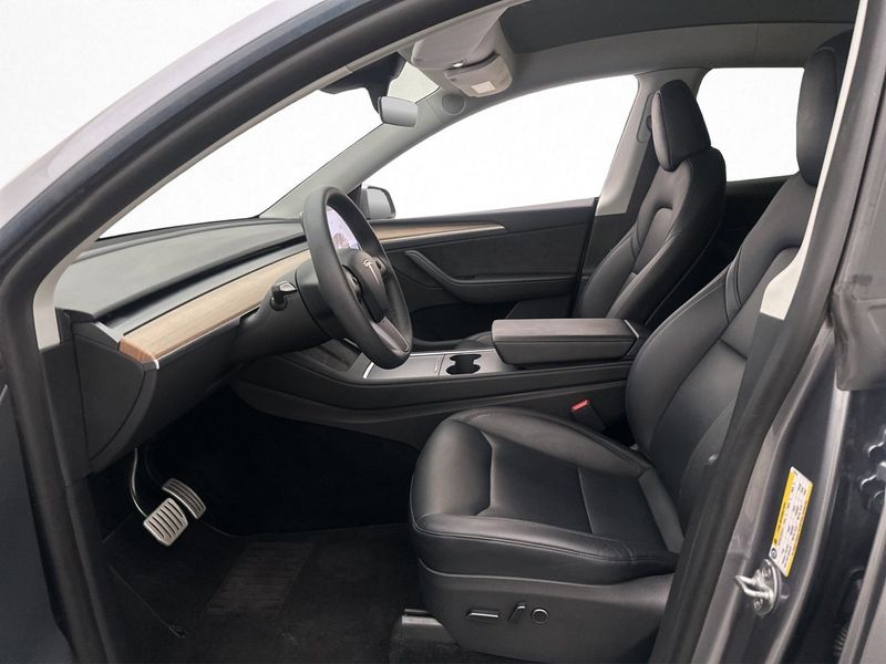 Tesla Model Y bild 12
