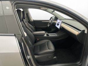 Tesla Model Y bild 28