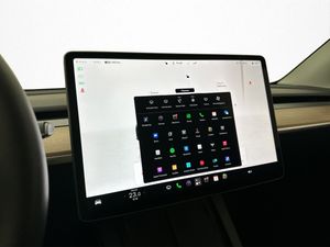 Tesla Model Y bild 25