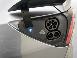 Tesla Model Y bild 26