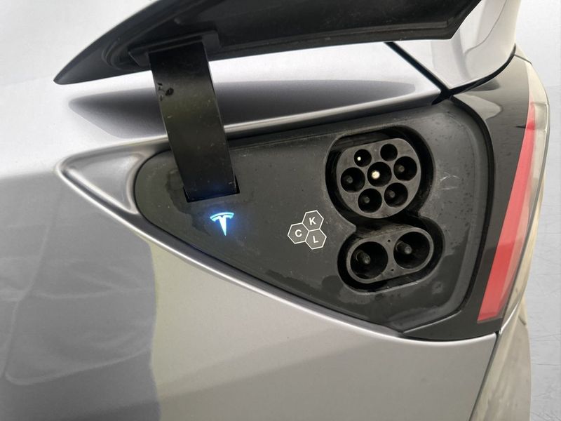 Tesla Model Y bild 26