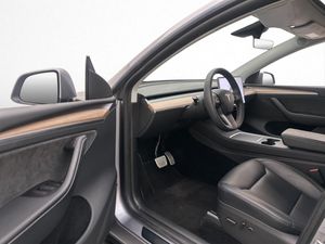 Tesla Model Y bild 11