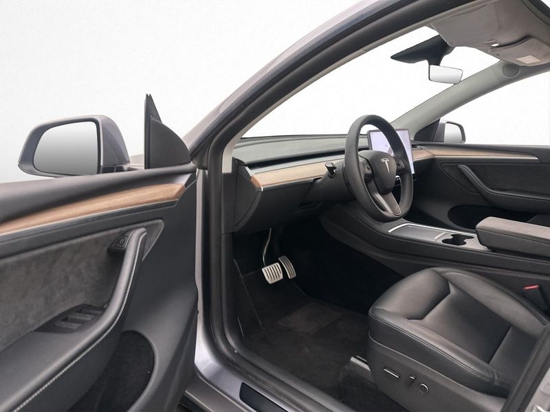 Tesla Model Y bild 11