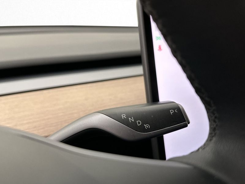 Tesla Model Y bild 17