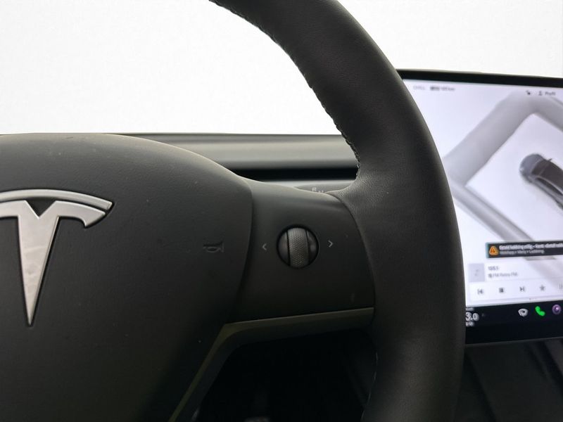 Tesla Model Y bild 16