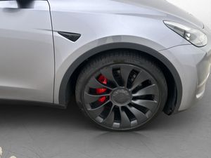 Tesla Model Y bild 35