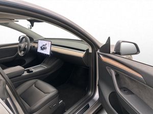 Tesla Model Y bild 29