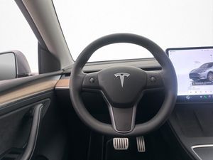 Tesla Model Y bild 14