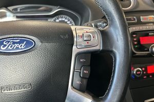 Ford Mondeo bild 20