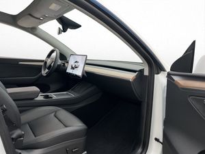 Tesla Model Y bild 30
