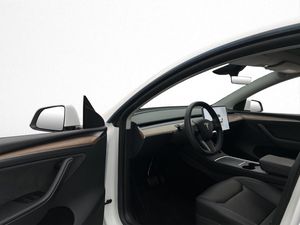 Tesla Model Y bild 13
