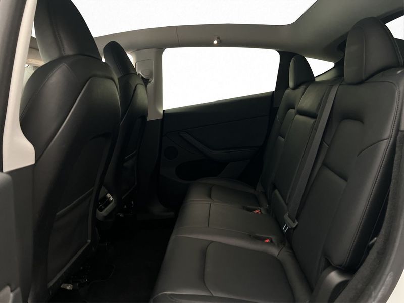 Tesla Model Y bild 28